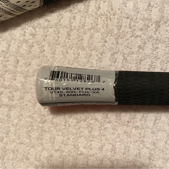 Golf Pride Tour Velvet Plus4 Standard VT4S-60R-FU4-XA Golf Club Grip Black Color - Picture 2 of 2